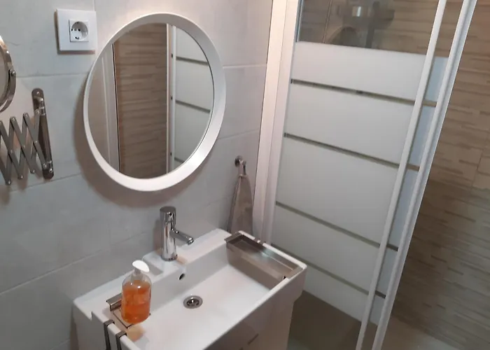 The Hipstel Parallel Apartment *