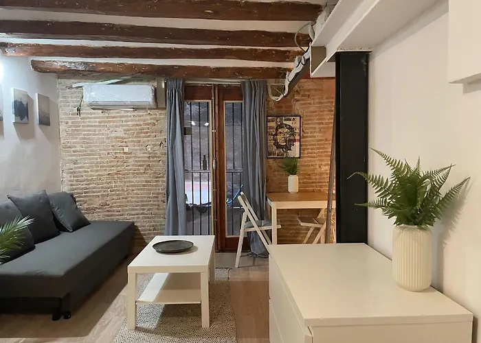 The Hipstel Parallel Apartment *